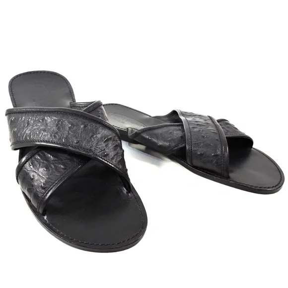GOODMAN ?? BLACK REAL  OSTRICH LEATHER COMFORT FLAT SUMMER SANDALS THE ROW Foam Rubber Dual-Band Slide Sandals - Bergdorf Goodman main image 4